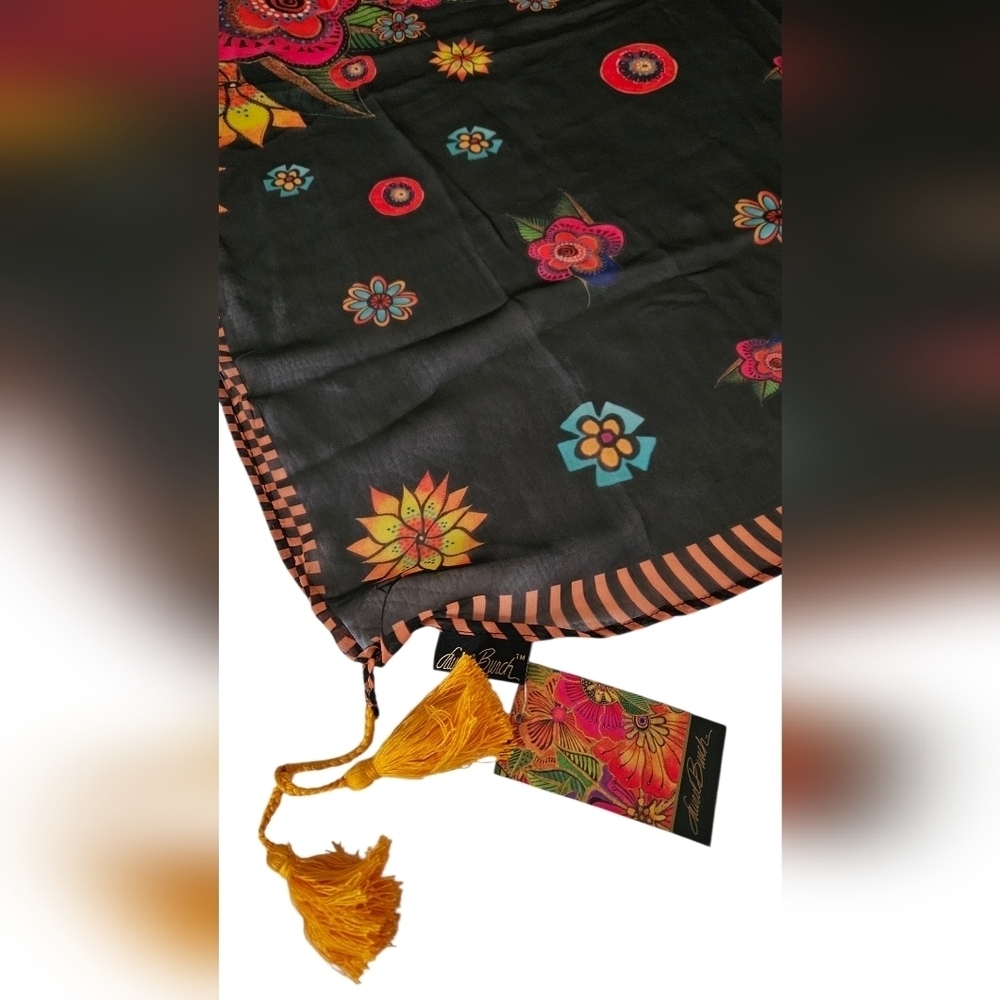 Laurel Burch Cat Scarf 33 X 33- NWT - Picture 2 of 7
